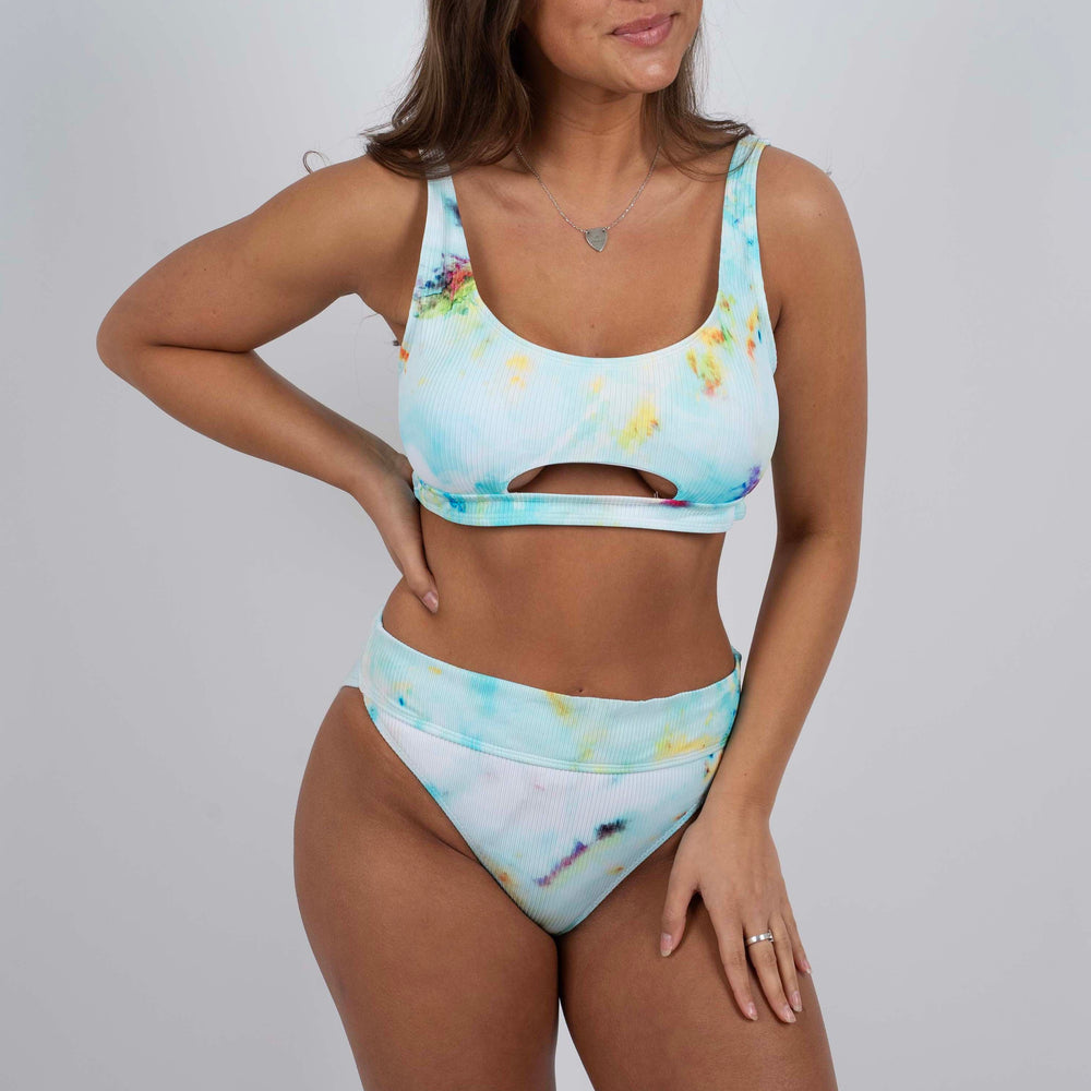 
                      
                        Feel The Sunshine Swimsuit Bottom (White Tie Dye)
                      
                    