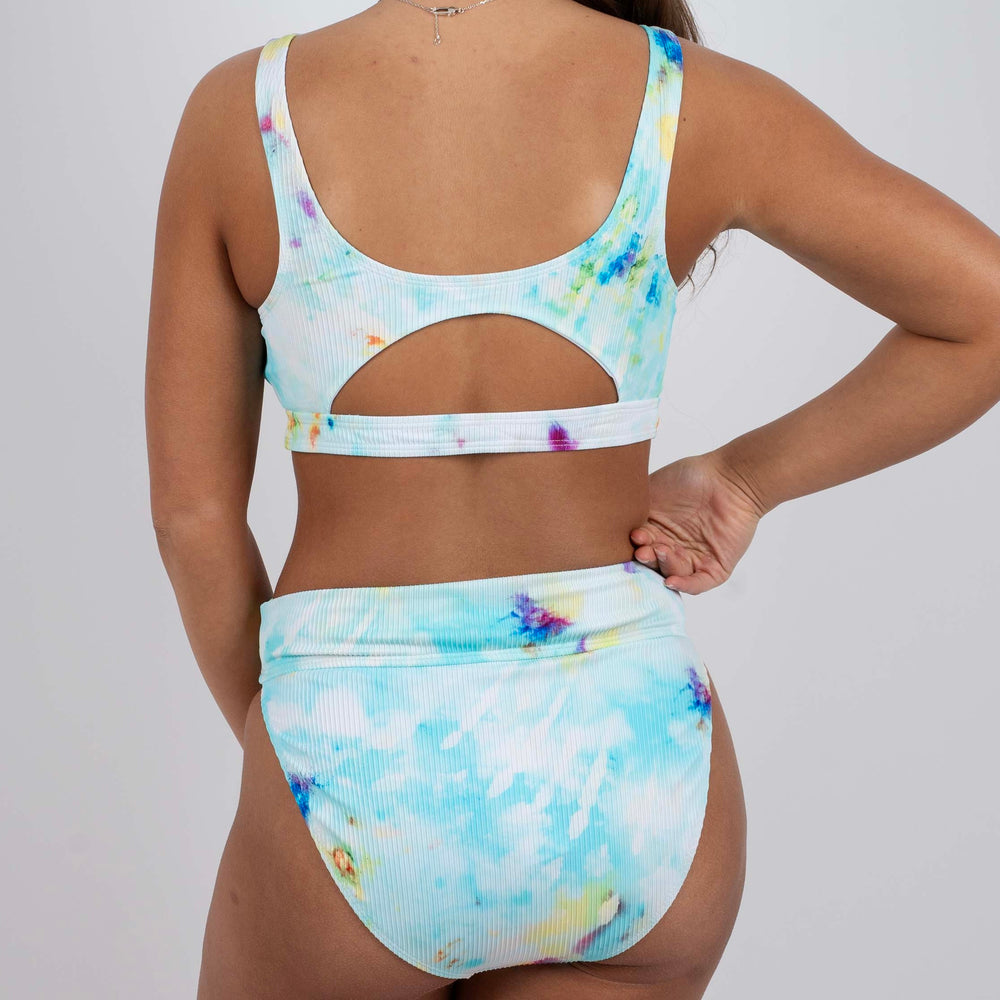 
                      
                        Feel The Sunshine Swimsuit Top (White Tie Dye)
                      
                    